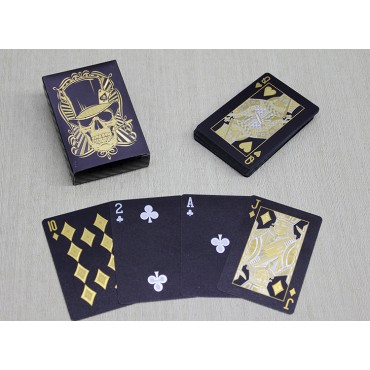 Altın Kurukafa Tasarımlı Siyah İskambil Oyun Kartı  Altın Kurukafa Tasarımlı Siyah İskambil Oyun Kartı