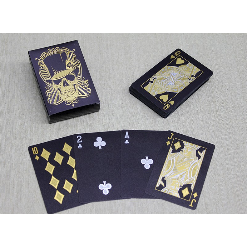 Altın Kurukafa Tasarımlı Siyah İskambil Oyun Kartı 